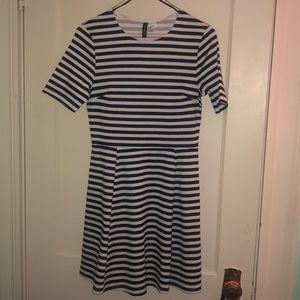 Lovely short sleeve skater dress (NEVER WORN)